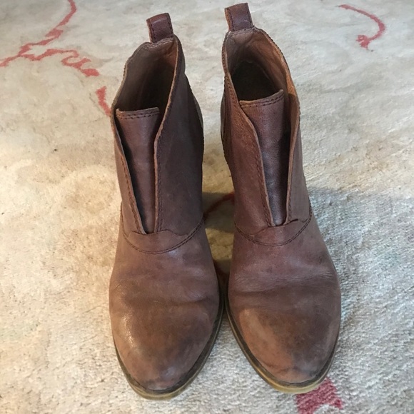 Lucky Brand Booties - GREAT condition size 7.5 - Picture 2 of 7